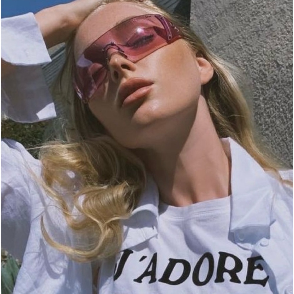 LIKE NEW RARE DIOR Vintage Golf
Pink rimless sunglasses Y2K Barbie style 💖😻